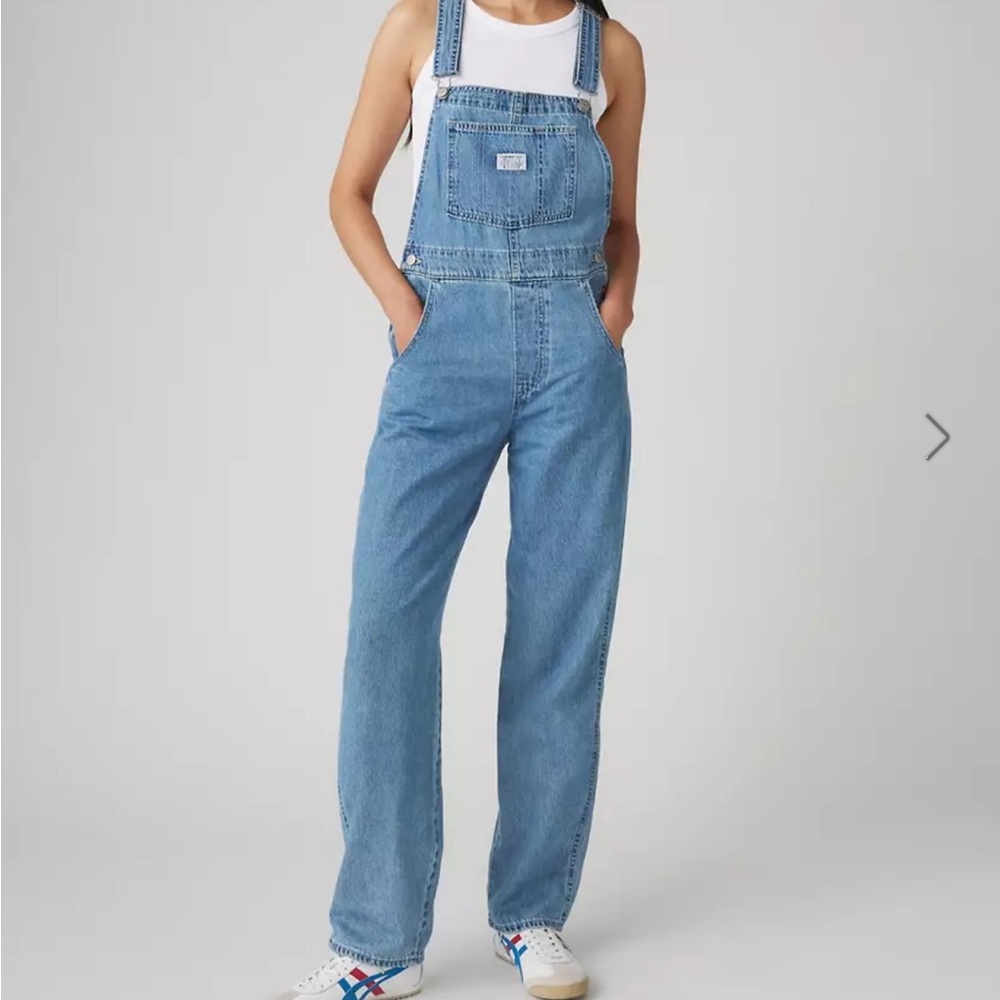 SOLD Levi's Light Blue Women's Jeans Overalls
